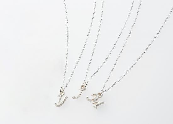 アートクレイ　イニシャルペンダント