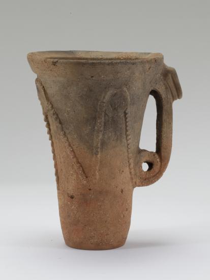 画像：酒呑場遺跡出土・深鉢形土器