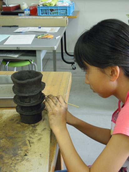 画像：埴輪作りの様子