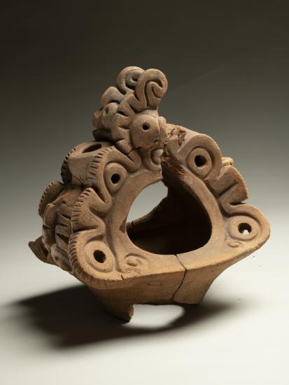 画像：安道寺遺跡出土・釣手土器