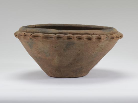 画像：一の沢遺跡出土・浅鉢形土器