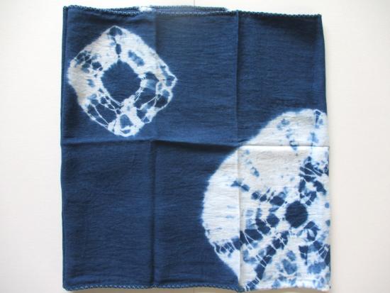 画像：藍染めハンカチの制作例