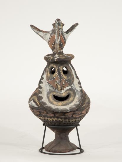 画像：儀礼用仮面土器