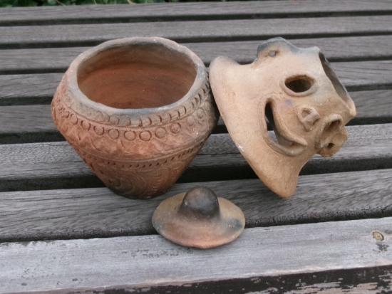 画像：顔面装飾土器の制作例