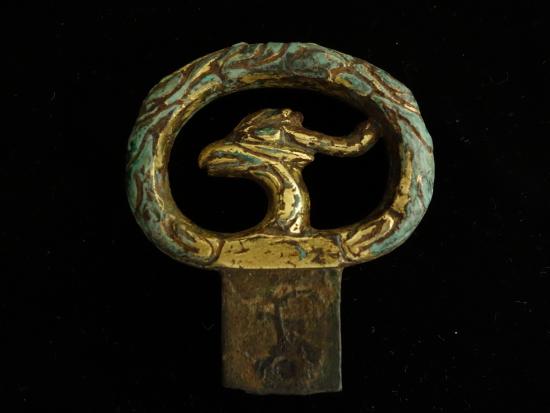 画像：寺の前3号墳出土・単鳳環頭大刀柄頭