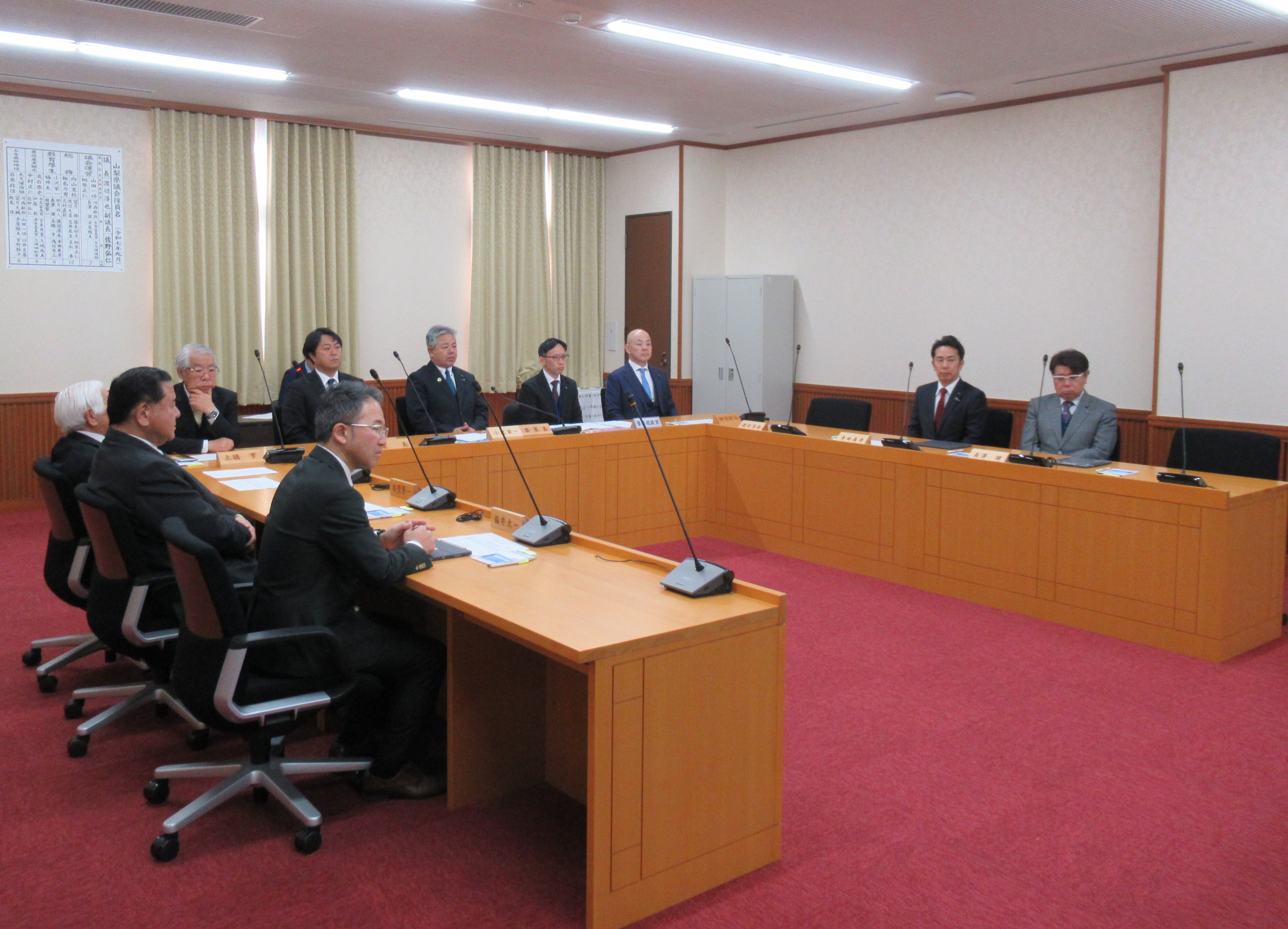 R80106教育厚生常任委員会(新年委員会)トリミング済み