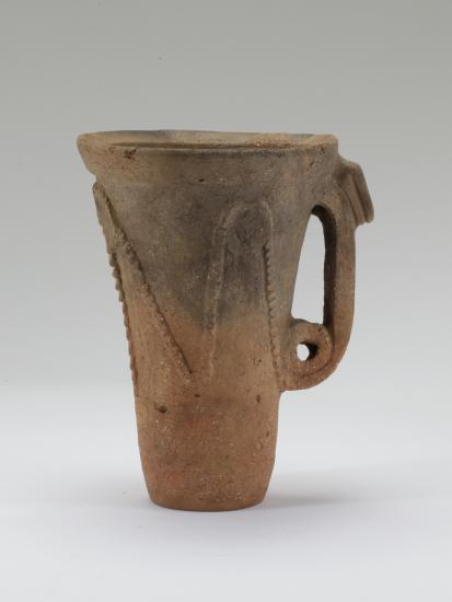 画像：酒呑場遺跡出土・深鉢形土器