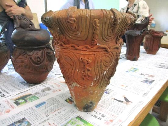 画像：縄文土器の制作例