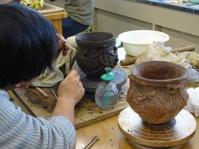 画像：土器作りの様子