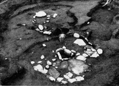 画像：城越遺跡の敷石遺構