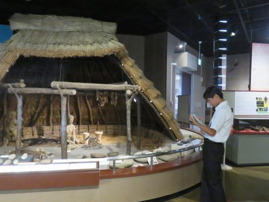 画像：施設見学の様子