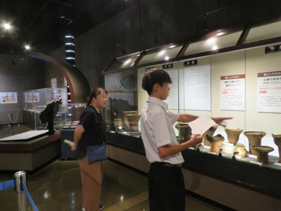 画像：展示解説の様子