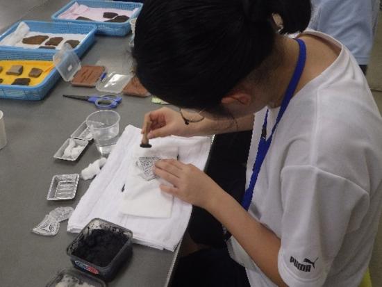 画像：拓本作成の様子