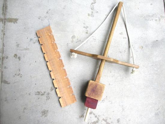 画像:舞ぎり式火起こし器