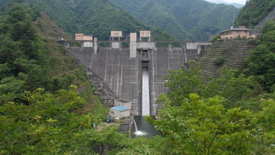 令和7年6月9日撮影の深城ダム1
