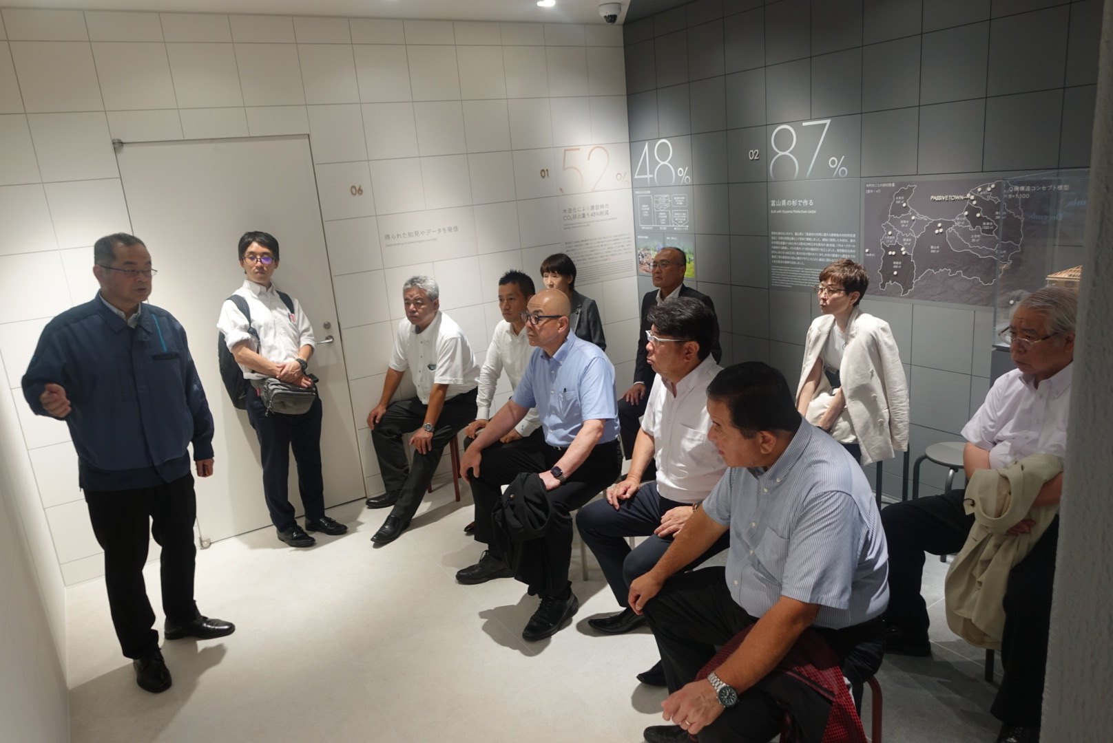 R80826総務委員会県外調査