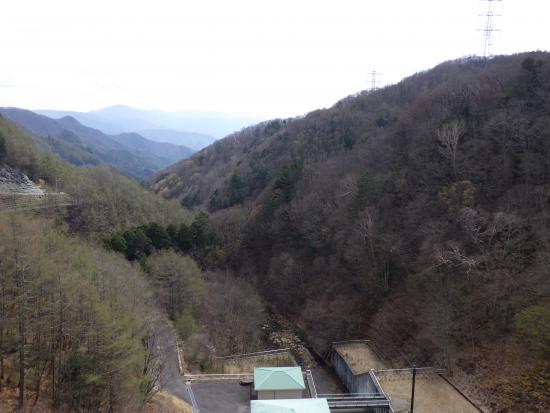 ダム（堤体）から下流4月20日の写真