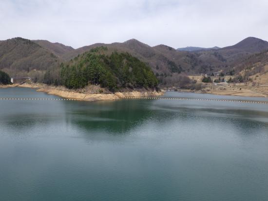 ダム（堤体）から上流側4月20日の写真