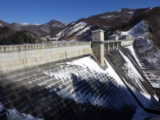 琴川ダム右岸のビューポイントの写真