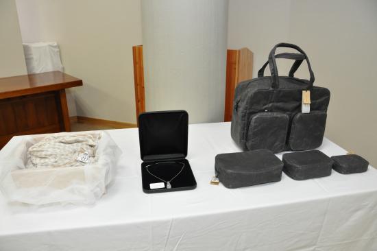 県産品の副賞贈呈